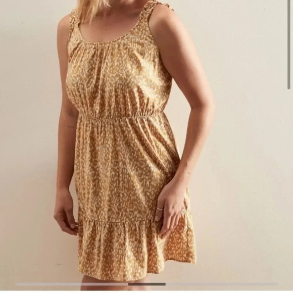 Banana Republic Fit-and-Flare Dress - Picture 3 of 12